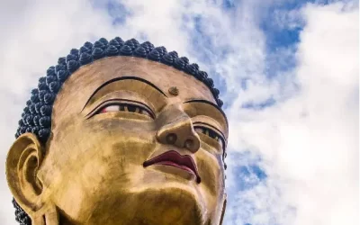 Viaje a Bután: monasterios remotos, altitudes y colinas llenas de oración